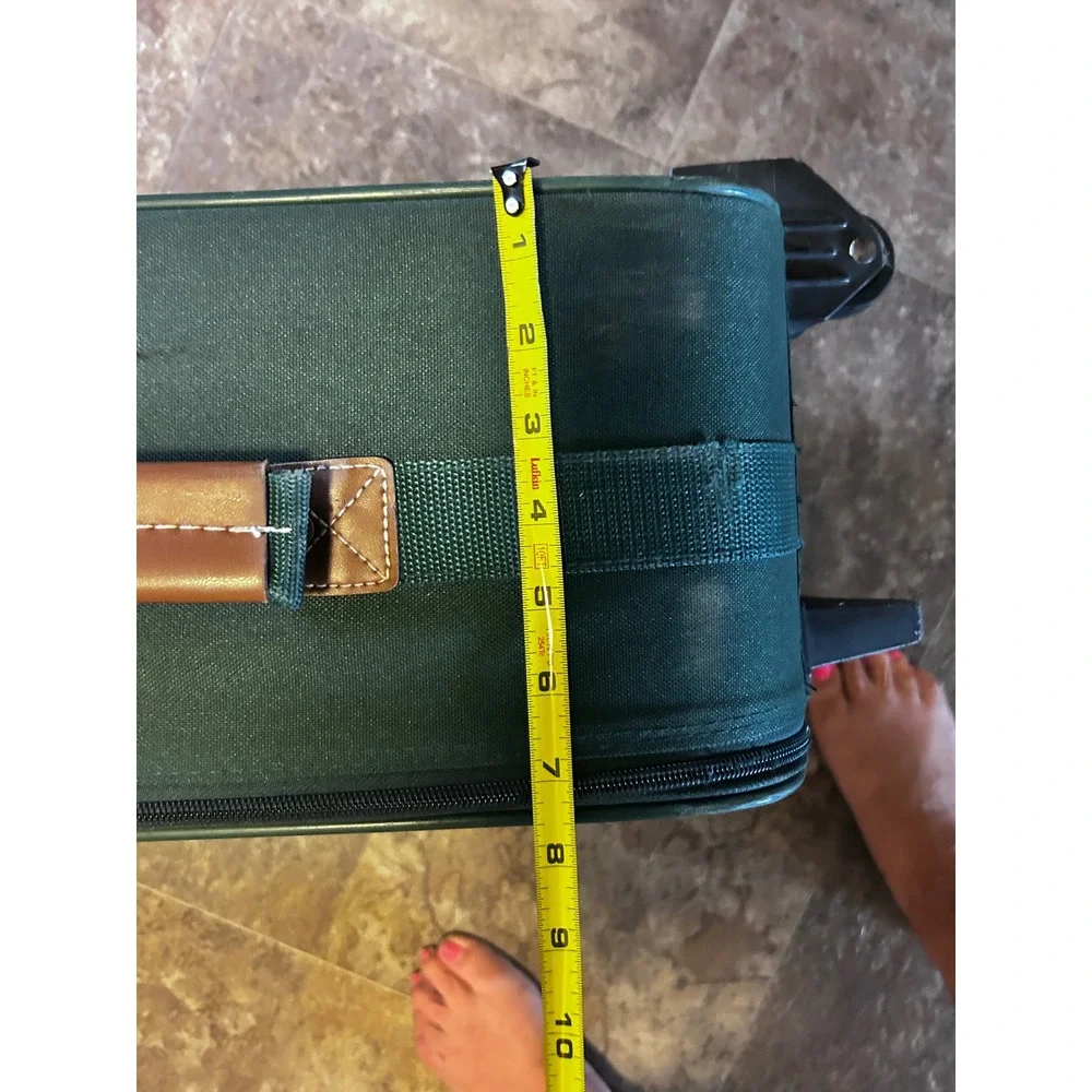 Holiday rolling suitcase